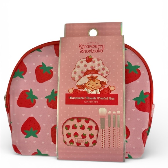 Other - Strawberry Shortcake Cosmetic Brush Travel Set